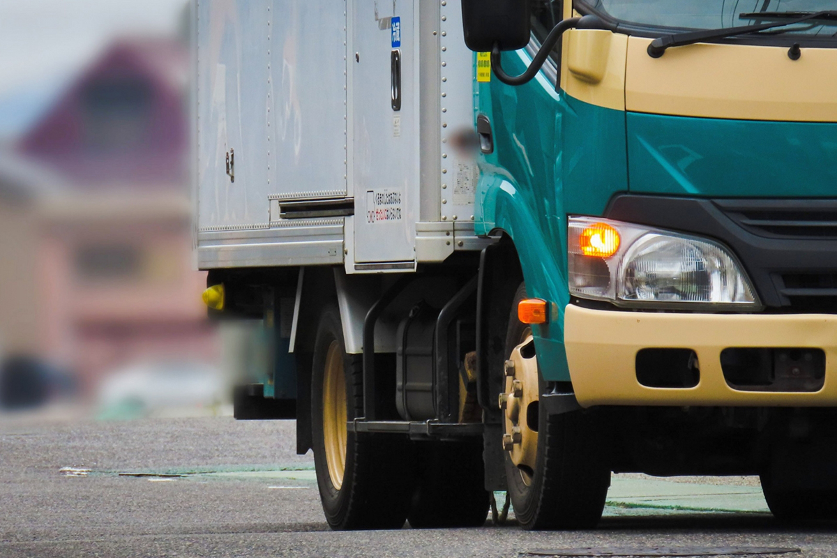 混載便や路線便との違いを比較